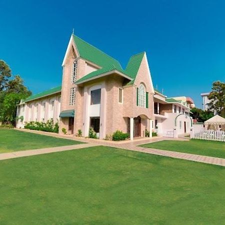 Executive Club Hotel บาแรลลี ภายนอก รูปภาพ